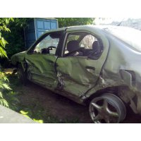 Продам а/м Nissan Primera битый